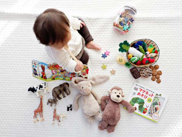 Enfant et ses jouets _ Ozoir-la_Ferrière