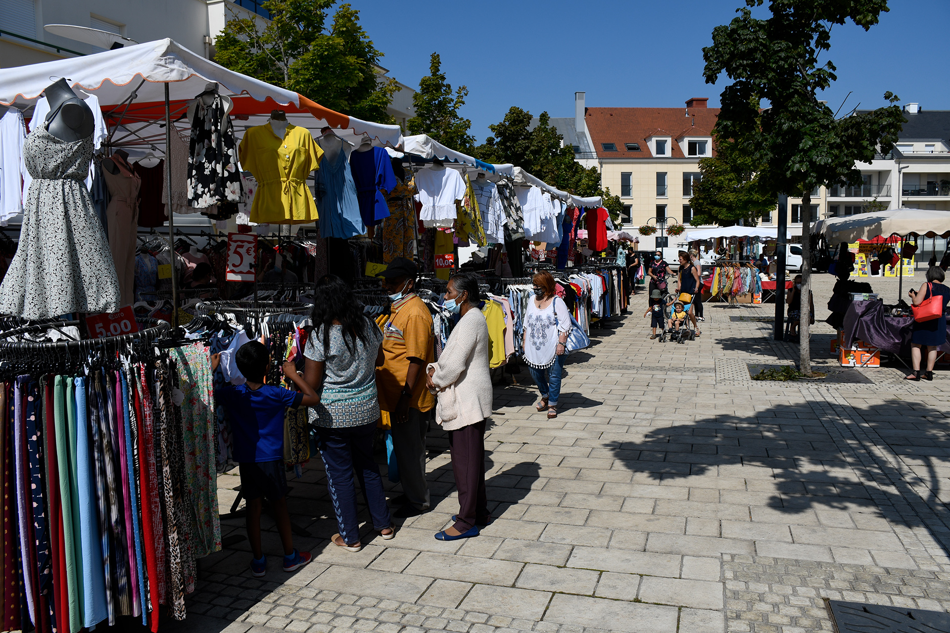 Marché alimentaire & vestimentaire