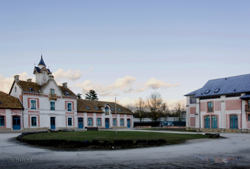 Ferme Pereire - Vue d'ensemble droit - Commune d'Ozoir-la-Ferrière