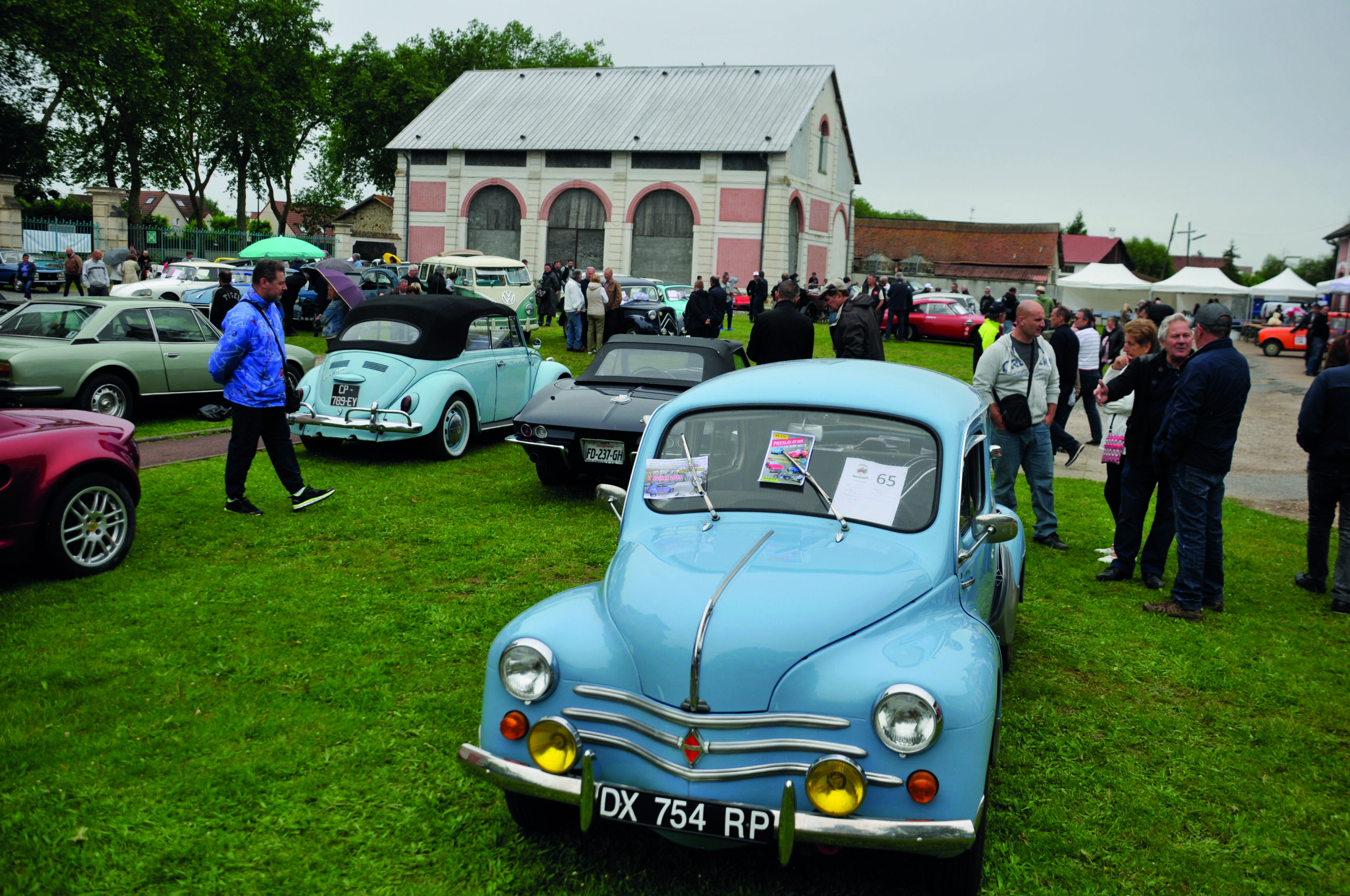 Exposition de voitures anciennes